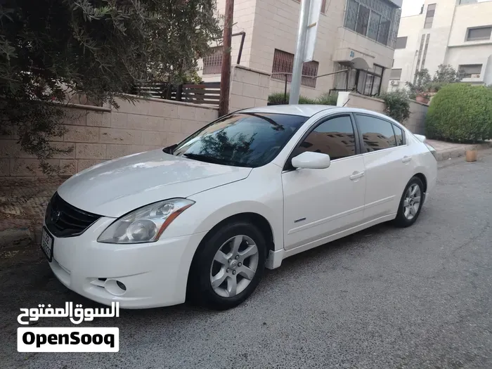 Nissan Altima 2011 photo 2