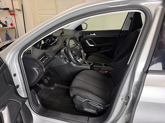 Peugeot 308 2014 photo 5