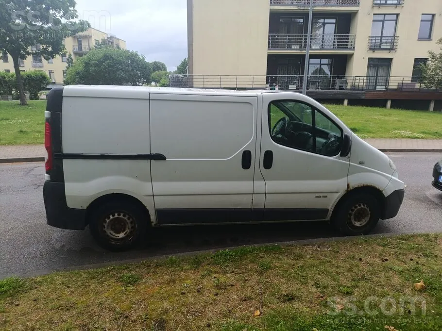 Renault Trafic 2010 photo 2