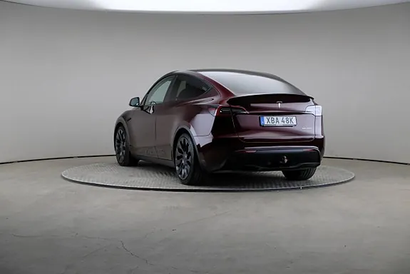 Tesla Model Y 2023 photo 2