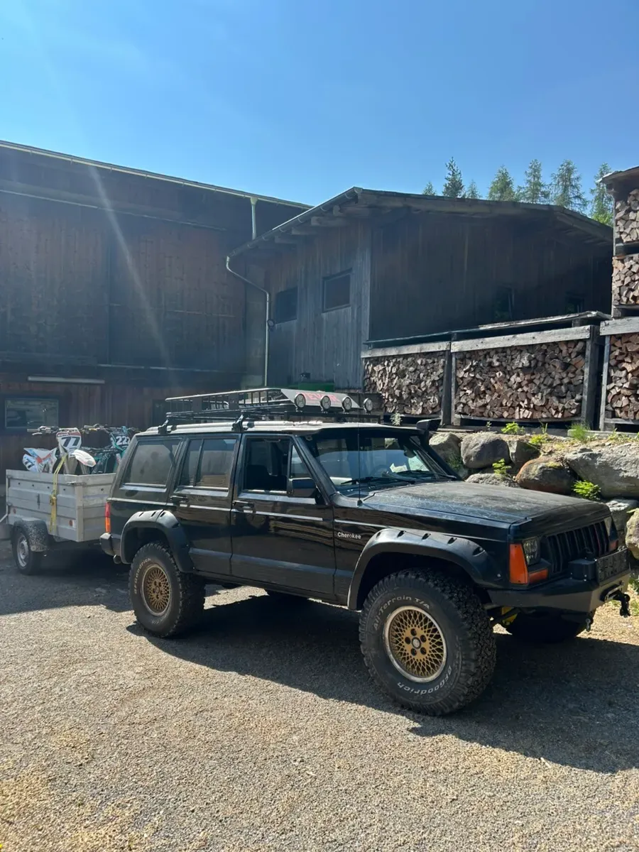 Jeep Cherokee 1992 photo 2