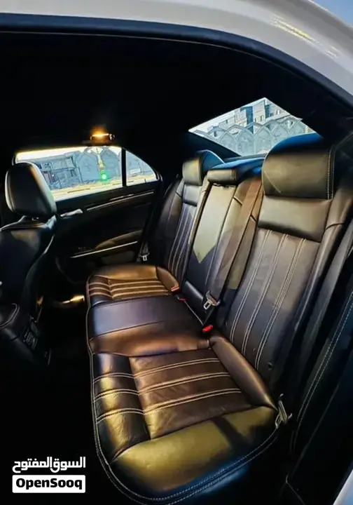 Chrysler 300 2023 photo 4