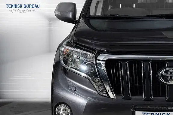 Toyota Land Cruiser 2017 photo 3