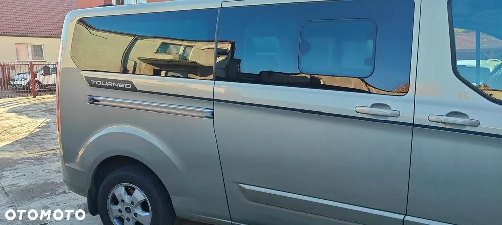 Ford Tourneo Custom 2015 photo 2