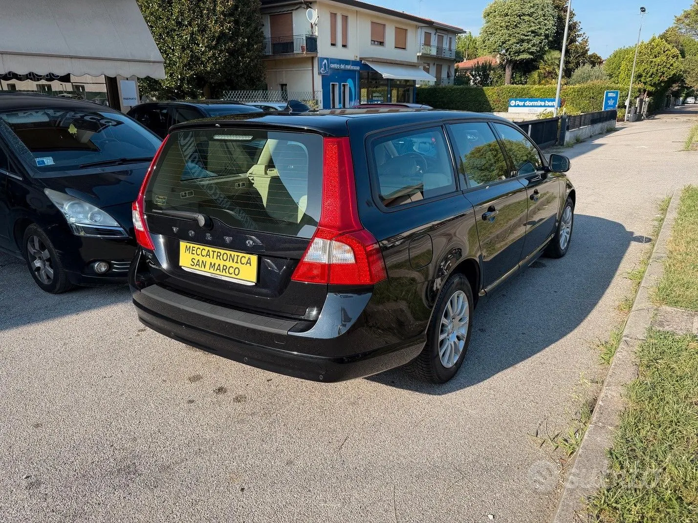 Volvo V70 2010 photo 4