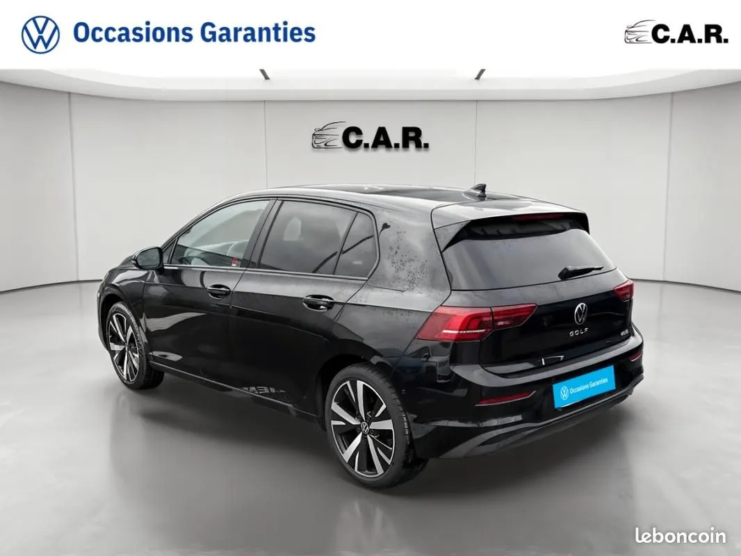 Volkswagen Golf 2025 photo 3