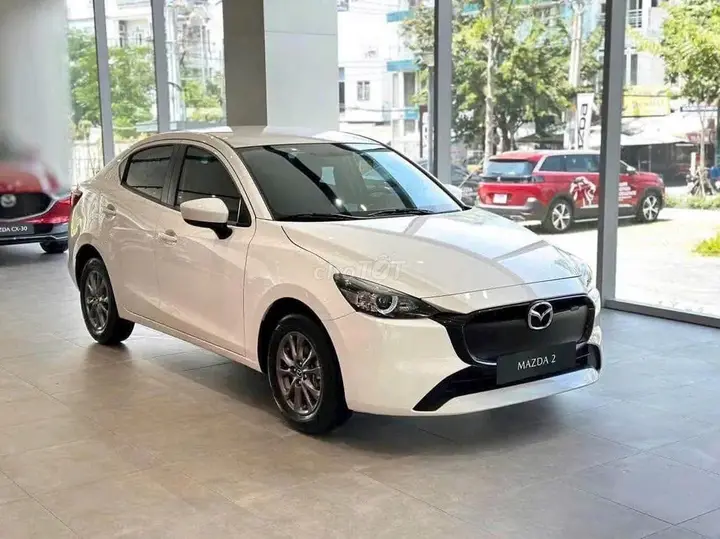 Mazda 2 2026 photo 2