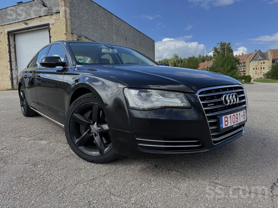 Audi A8 2012 photo 3