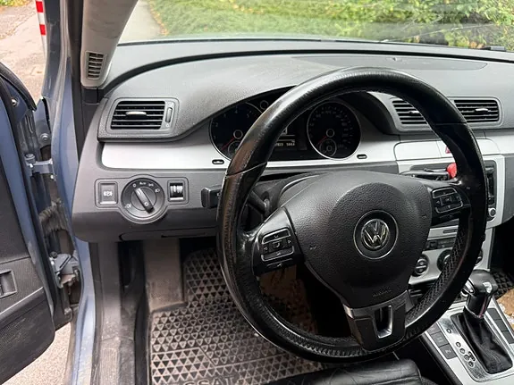 Volkswagen Passat 2010 photo 4