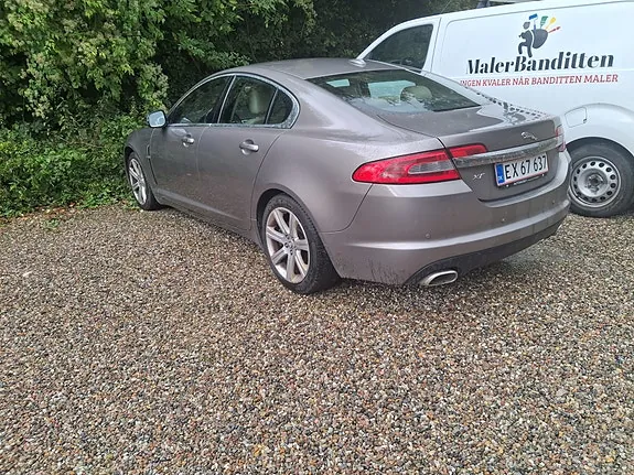 Jaguar Xf 2010 photo 3