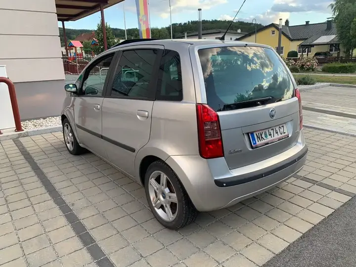 Fiat Idea 2005 photo 2