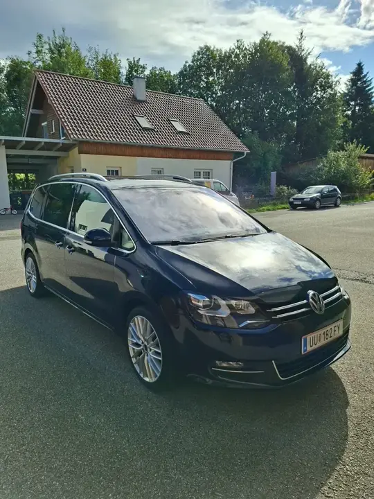 Volkswagen Sharan 2011 photo 2