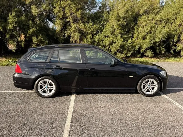 BMW 3 Series 2009 photo 3