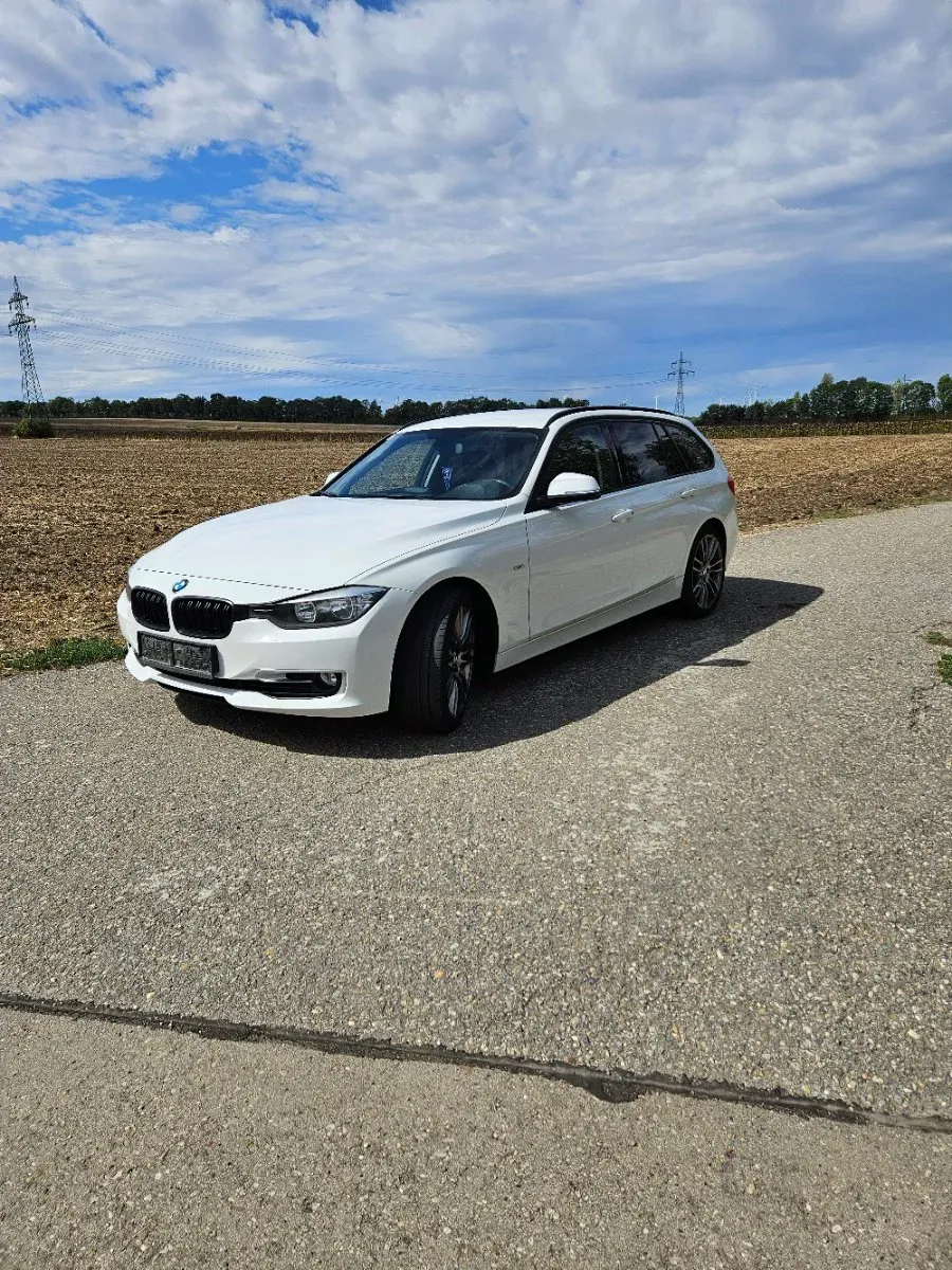 BMW 3 Series 2012 photo 2