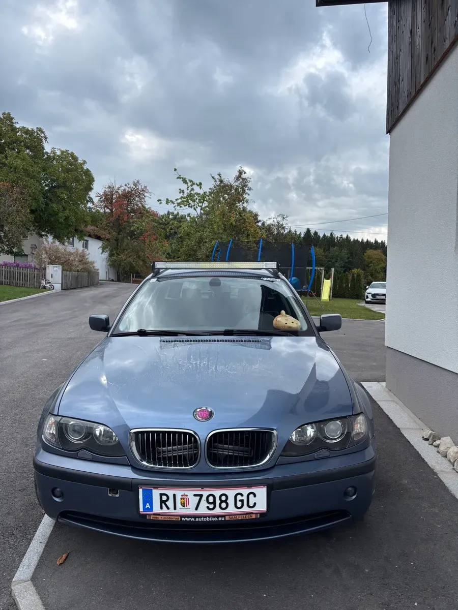 BMW 3 Series 2003 photo 2