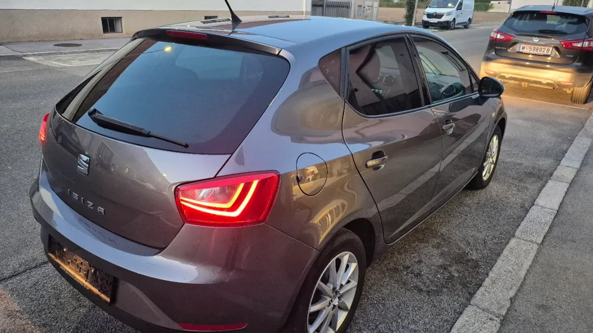 Seat Ibiza 2015 photo 3