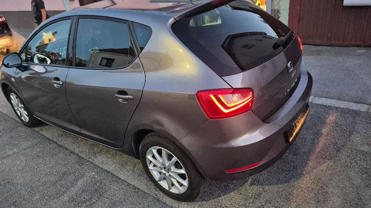 Seat Ibiza 2015 photo 2