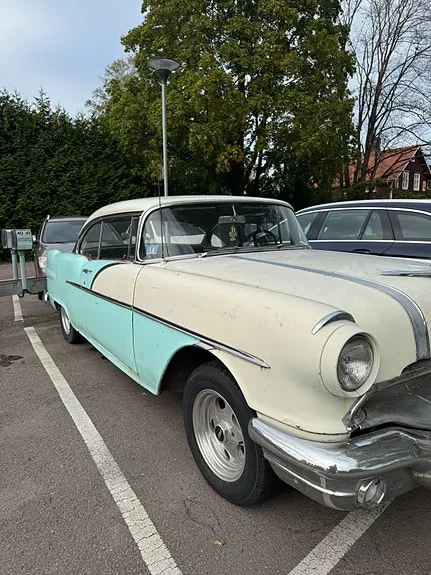 Pontiac Chieftain 1956 photo 2