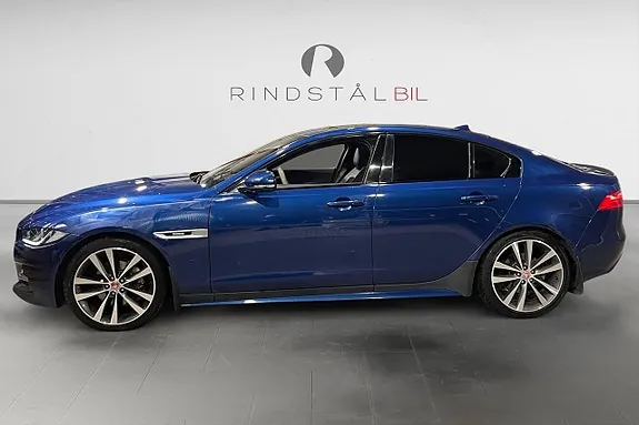 Jaguar Xe 2016 photo 3