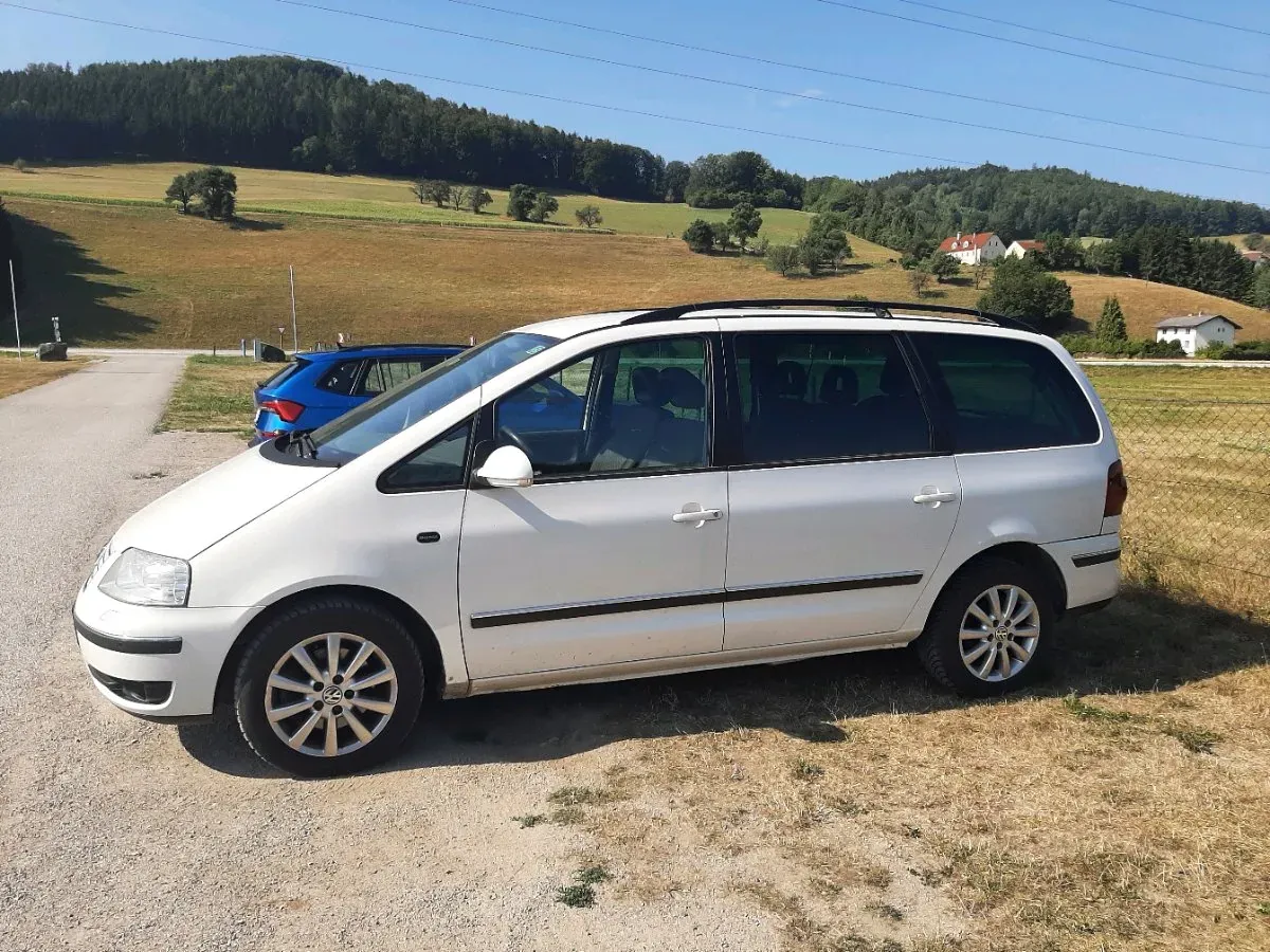 Volkswagen Sharan 2009 photo 3