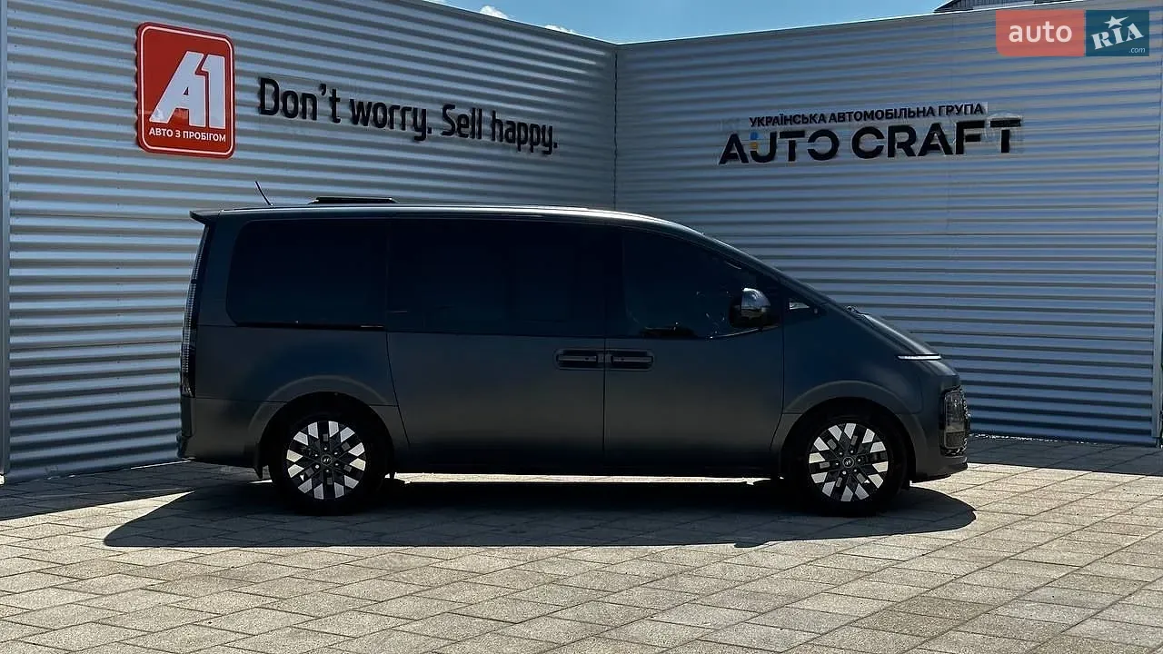 Hyundai Staria 2023 photo 4