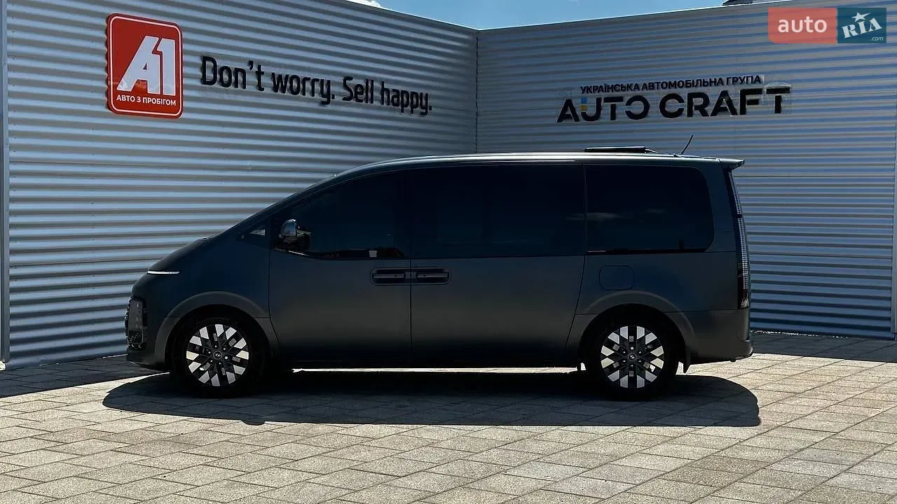 Hyundai Staria 2023 photo 5