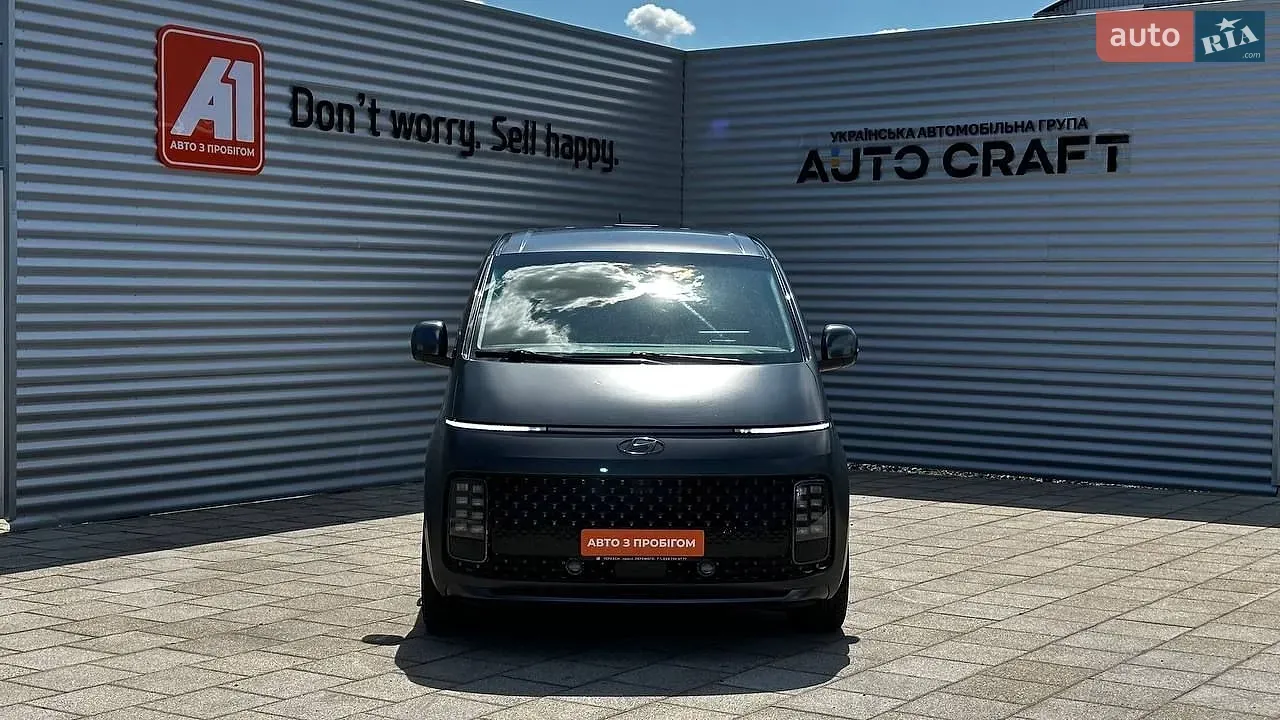 Hyundai Staria 2023 photo 2