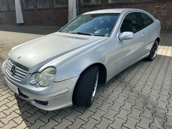 Mercedes-Benz C180