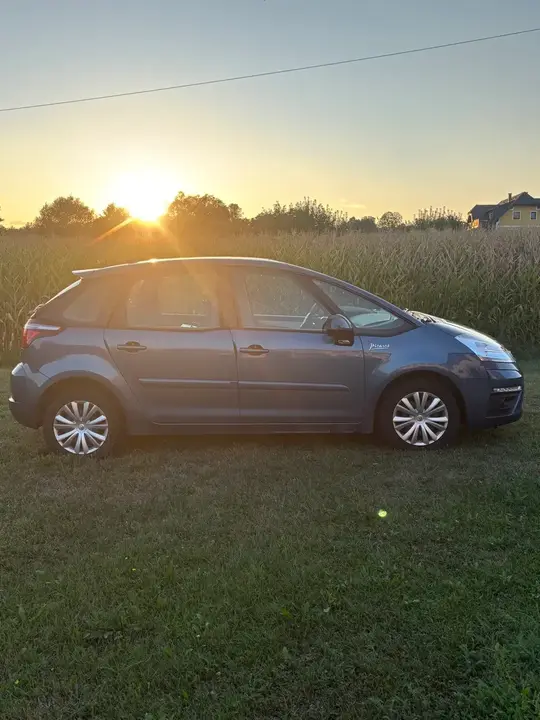 Citroen C4 Picasso 2011 photo 3