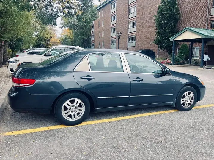 Honda Accord 2004 photo 2