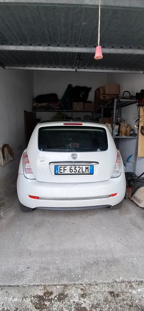 Lancia Ypsilon 2011 photo 2