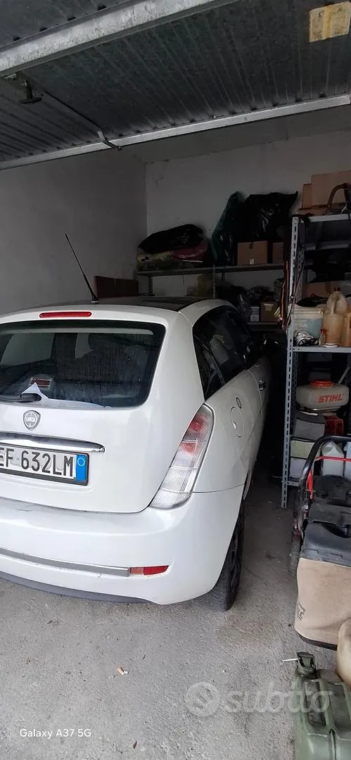 Lancia Ypsilon