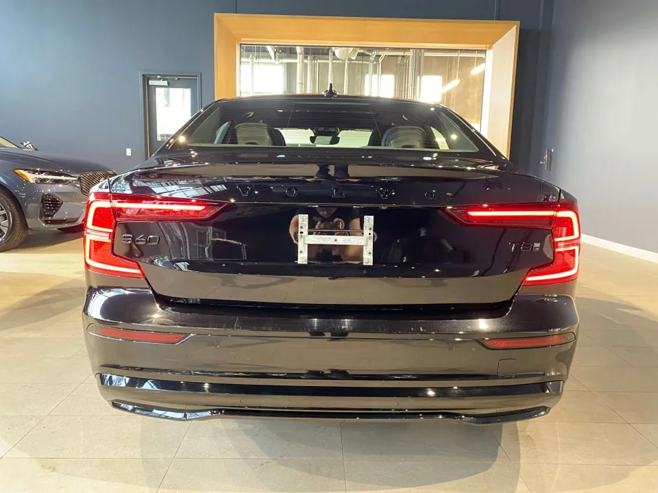 Volvo S60 2025 photo 4