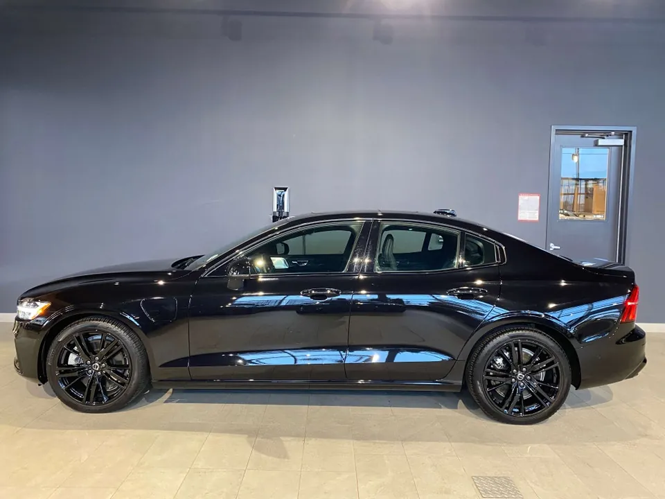 Volvo S60 2025 photo 2