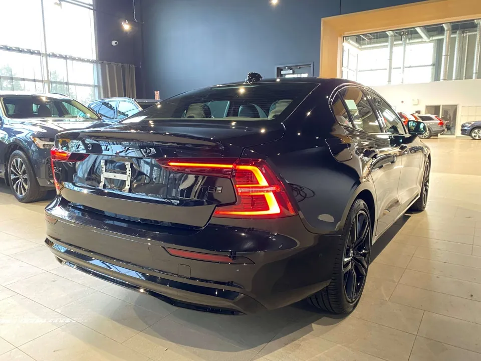 Volvo S60 2025 photo 5