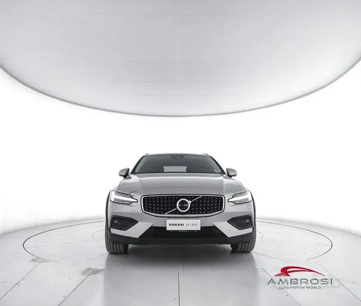Volvo V60 Cross Country 2023 photo 5
