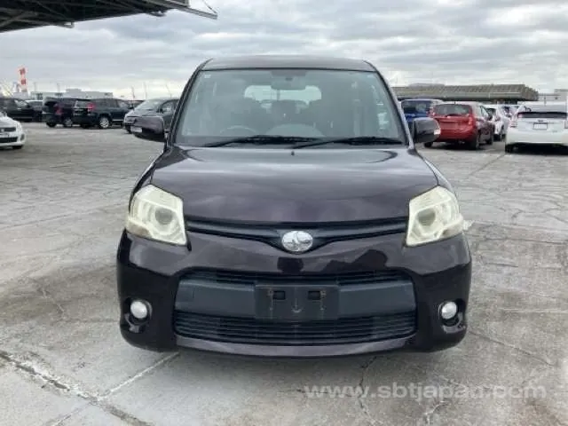 Toyota Sienta 2011 photo 5