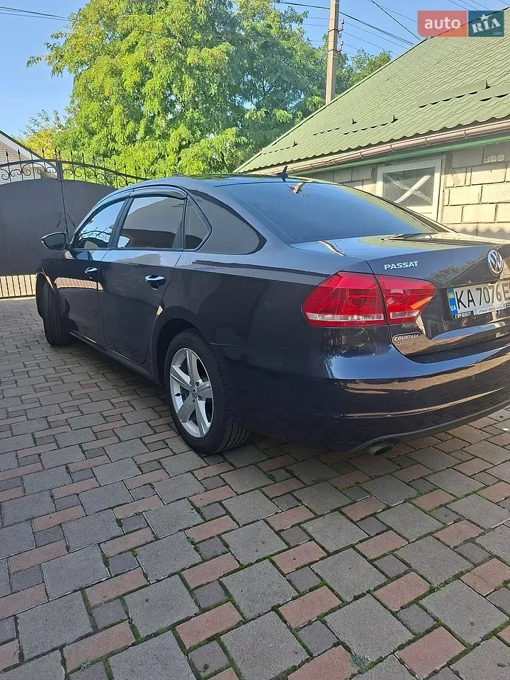 Volkswagen Passat 2012 photo 4