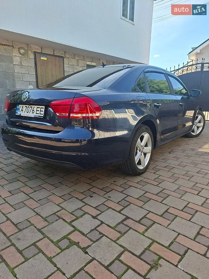 Volkswagen Passat 2012 photo 3