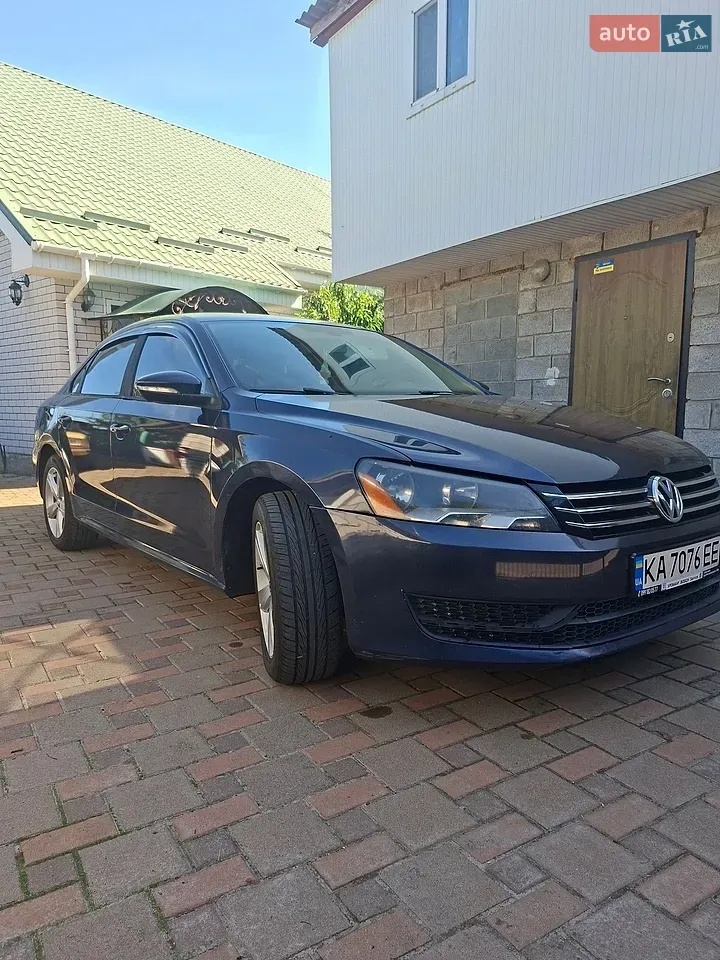 Volkswagen Passat 2012 photo 2
