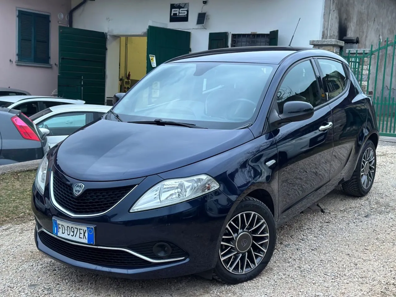 Lancia Ypsilon