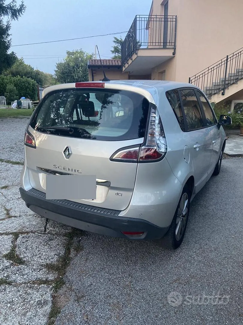 Renault Scenic 2012 photo 3