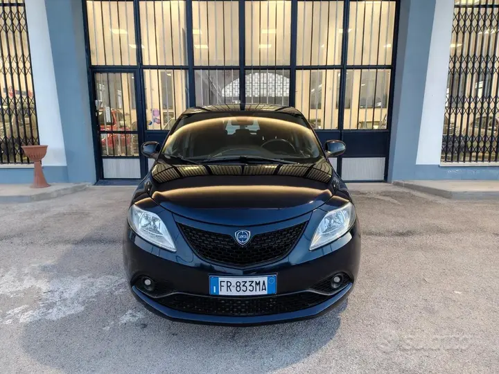 Lancia Ypsilon 2018 photo 2