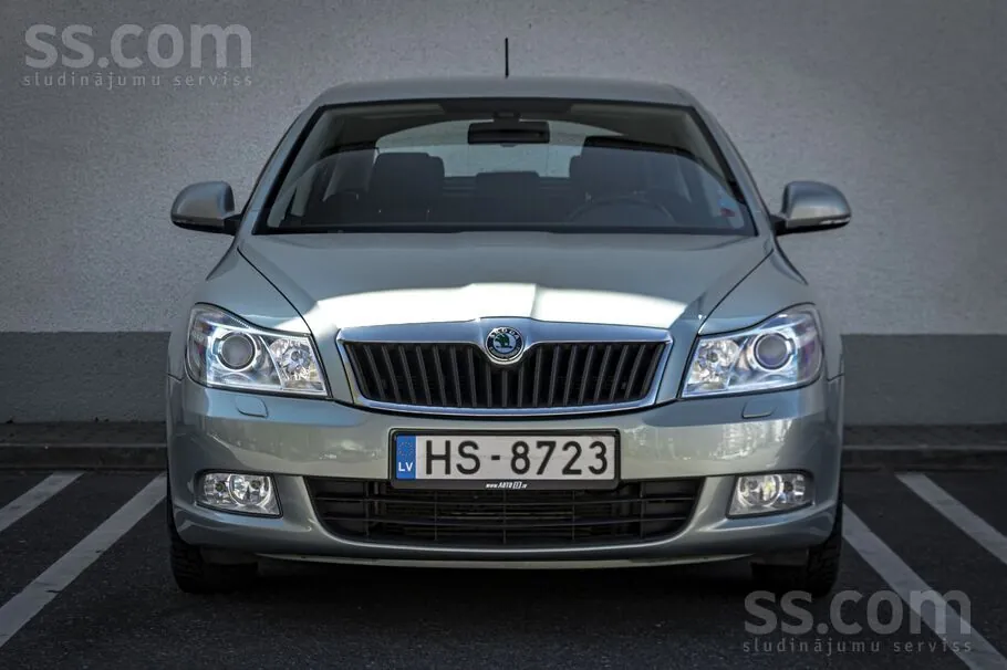 Skoda Octavia 2011 photo 2