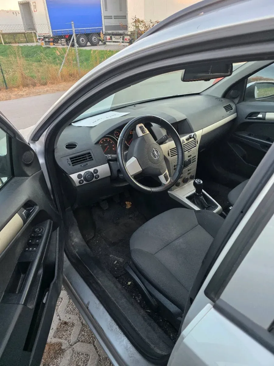 Opel Astra 2008 photo 3