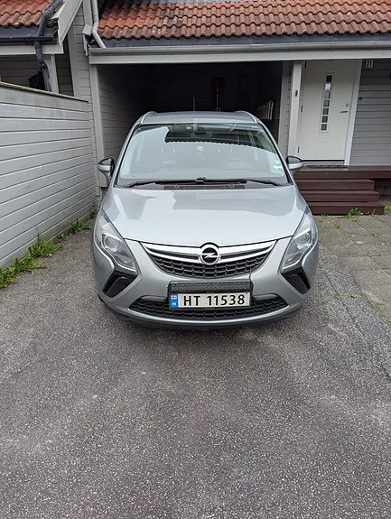 Opel Zafira Tourer 2012 photo 2