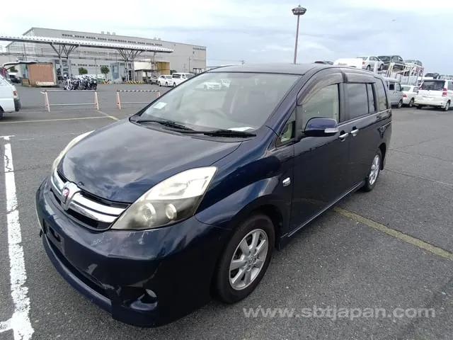 Toyota Isis 2013 photo 2