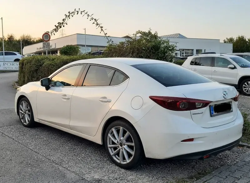 Mazda Mazda3 2017 photo 3