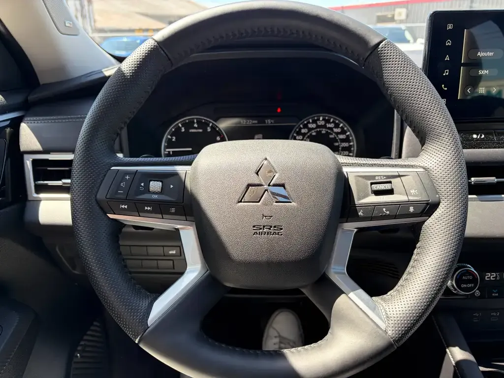 Mitsubishi Outlander 2025 photo 2