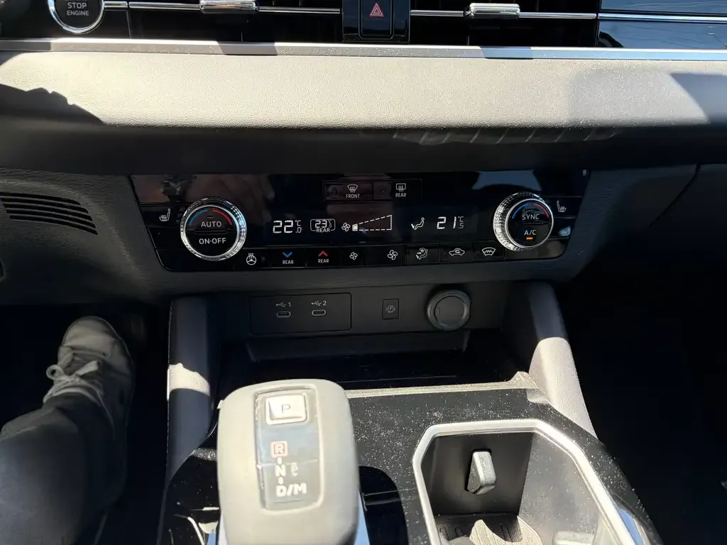 Mitsubishi Outlander 2025 photo 3